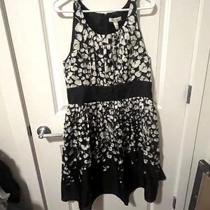 White House Black Market Falling Floral 100% silk dress.